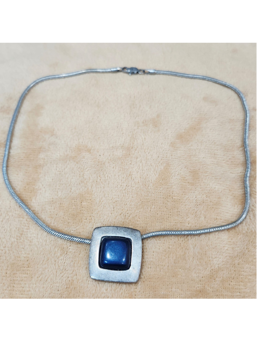 Blue silver toned weekenders necklace statement
